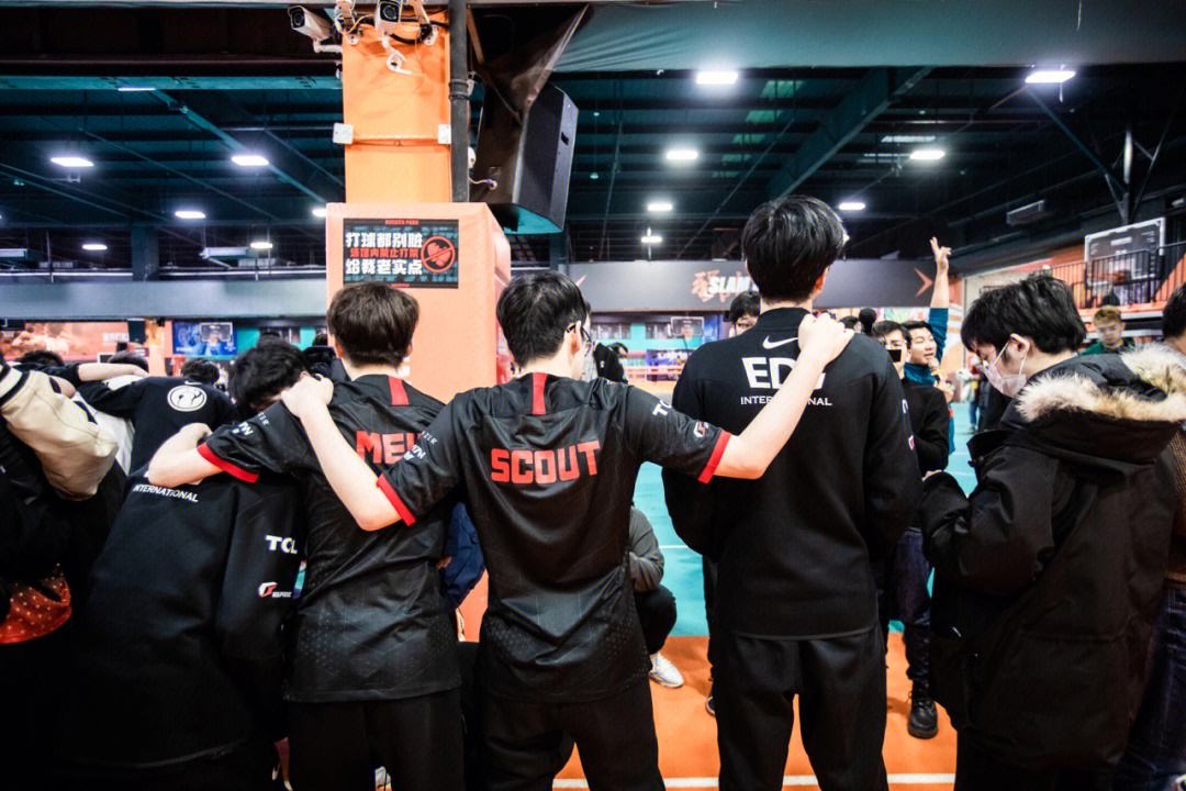 Scout迎来二十赛季出色发挥，老鹰观众热烈欢呼！